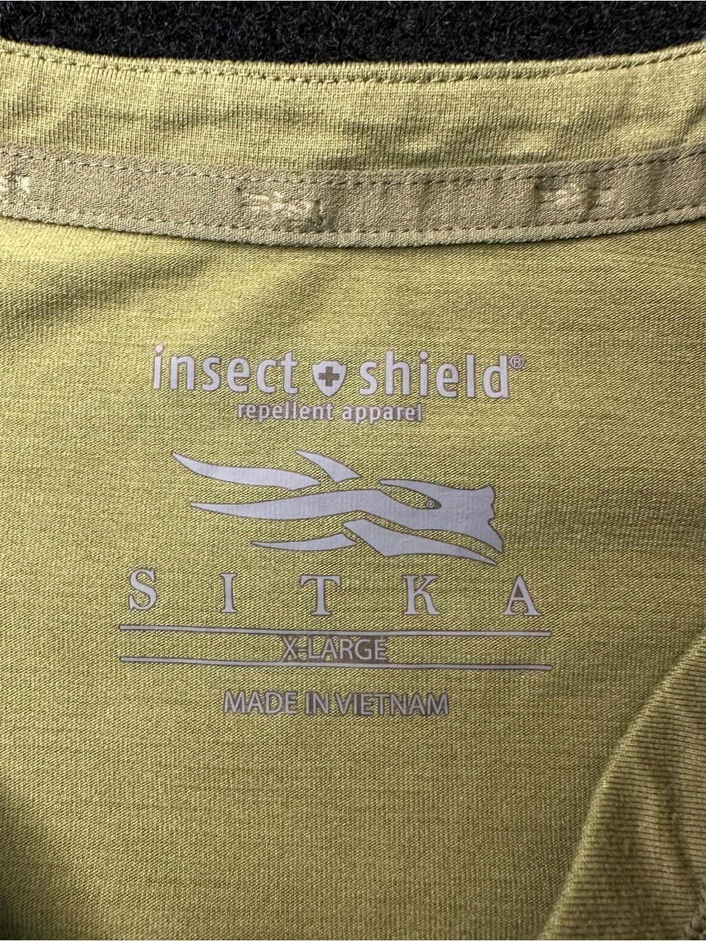 Men's Long-Sleeve Henley Shirt in Army Green - Picture 4 of 12